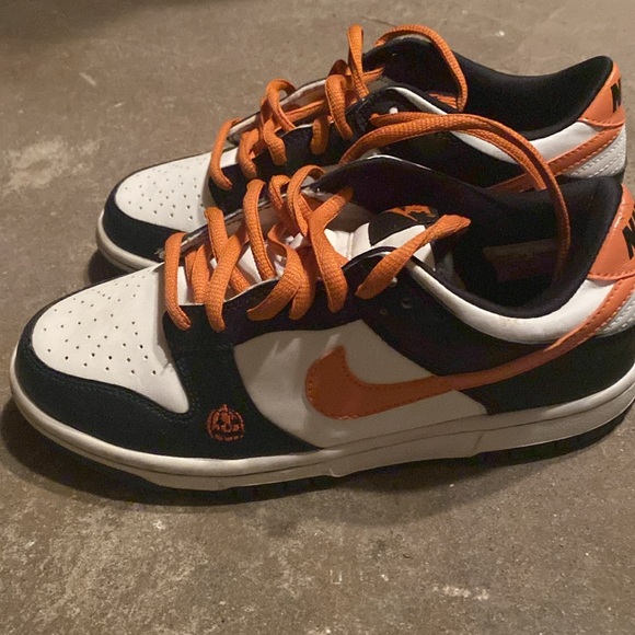 Nike Dunks - Picture 2 of 5